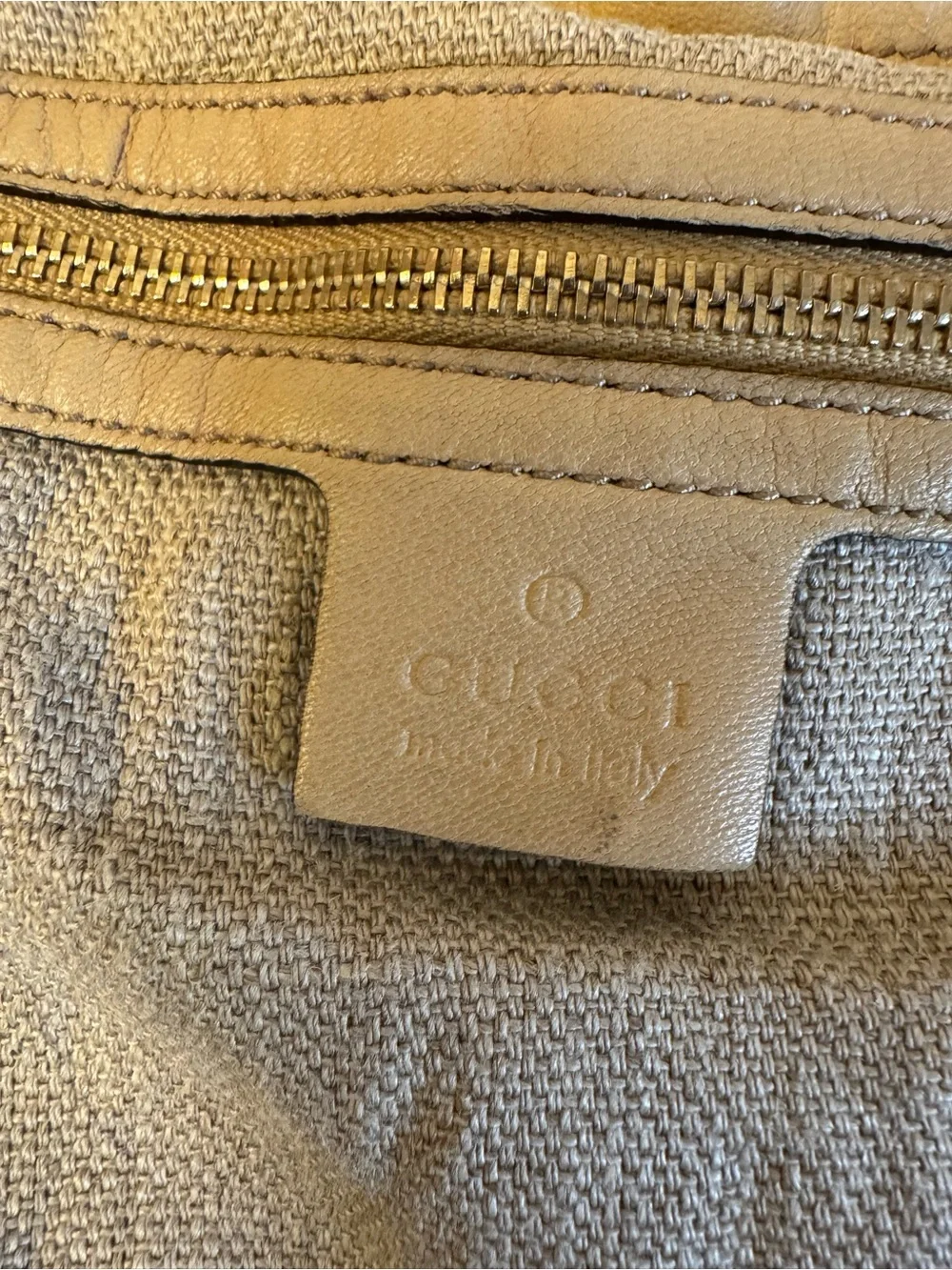 Gucci Beige Suede And Raffia Embroidered Peggy Bamboo Handle Floral Hobo Italy